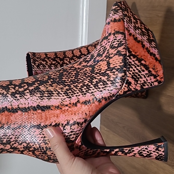 Jeffrey Campbell platform booties - Picture 5 of 8